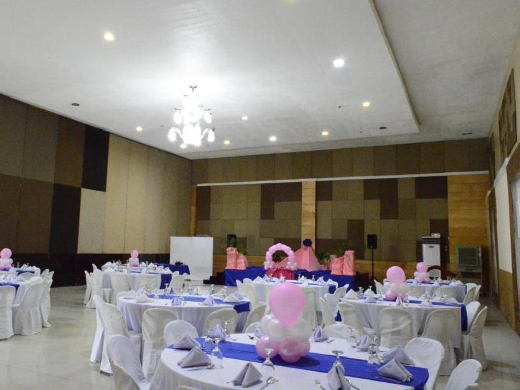 Big Daddy Hotel And Convention Center Butuan City Extérieur photo