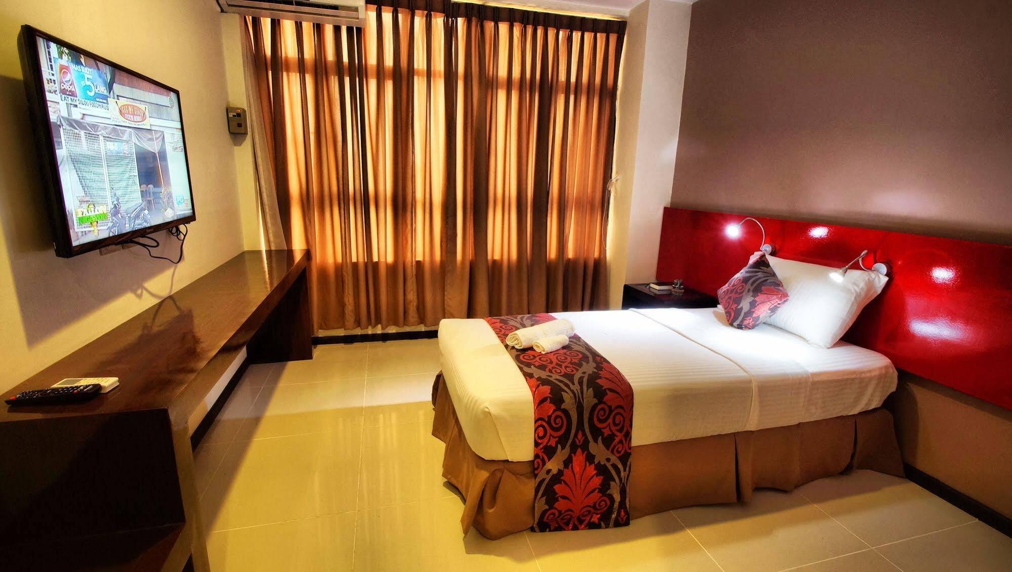 Big Daddy Hotel And Convention Center Butuan City Extérieur photo