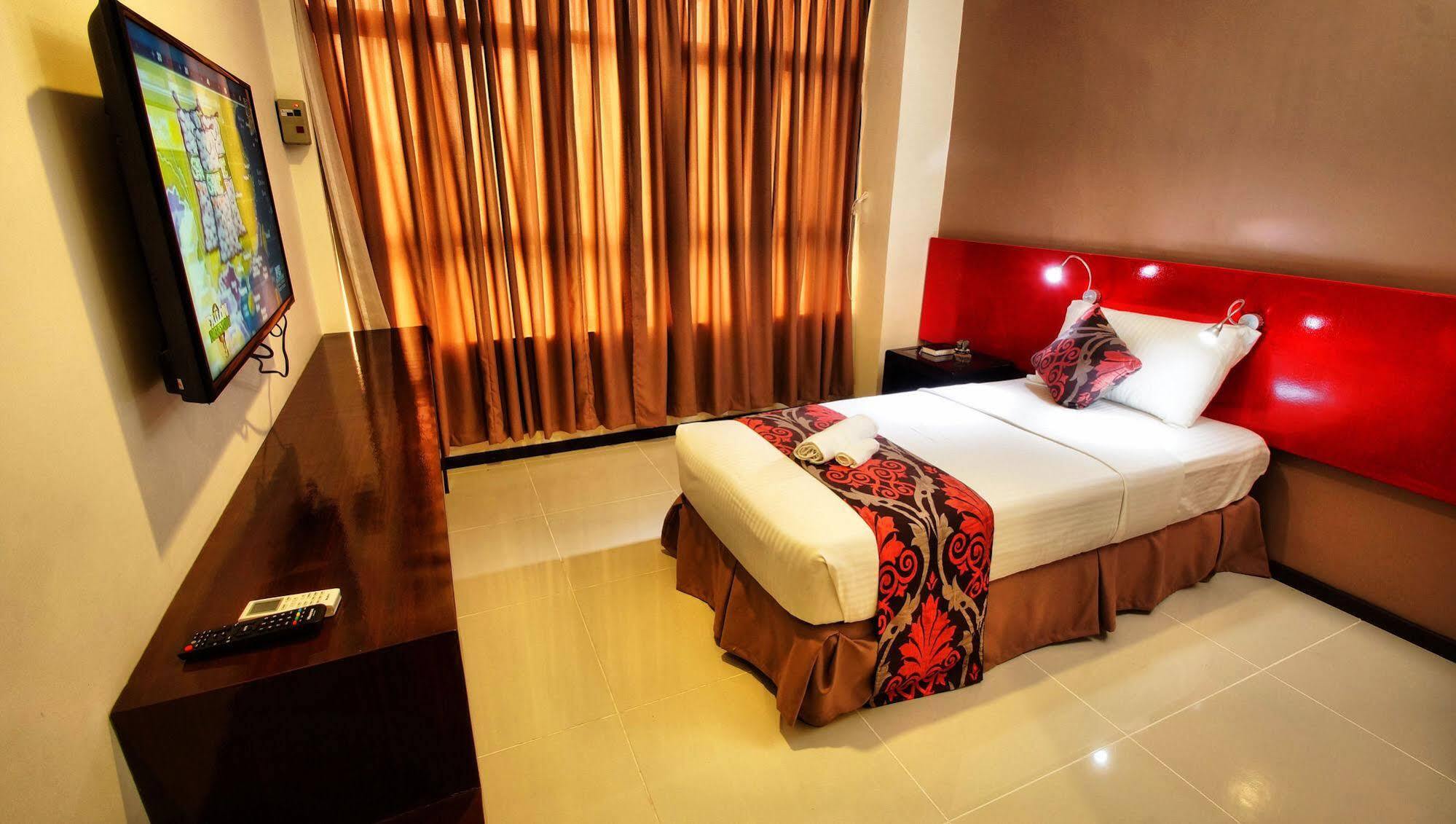 Big Daddy Hotel And Convention Center Butuan City Extérieur photo