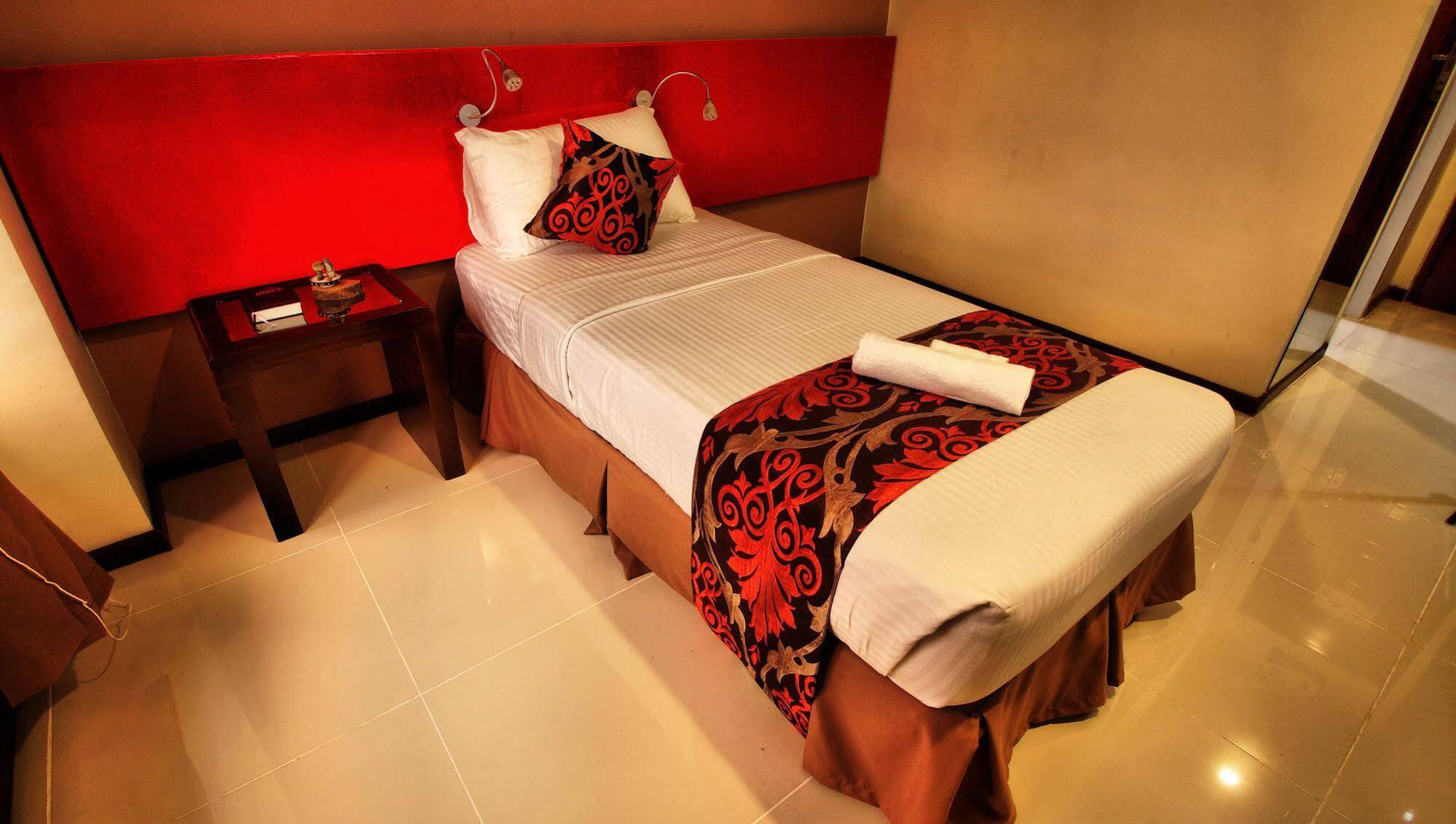 Big Daddy Hotel And Convention Center Butuan City Extérieur photo